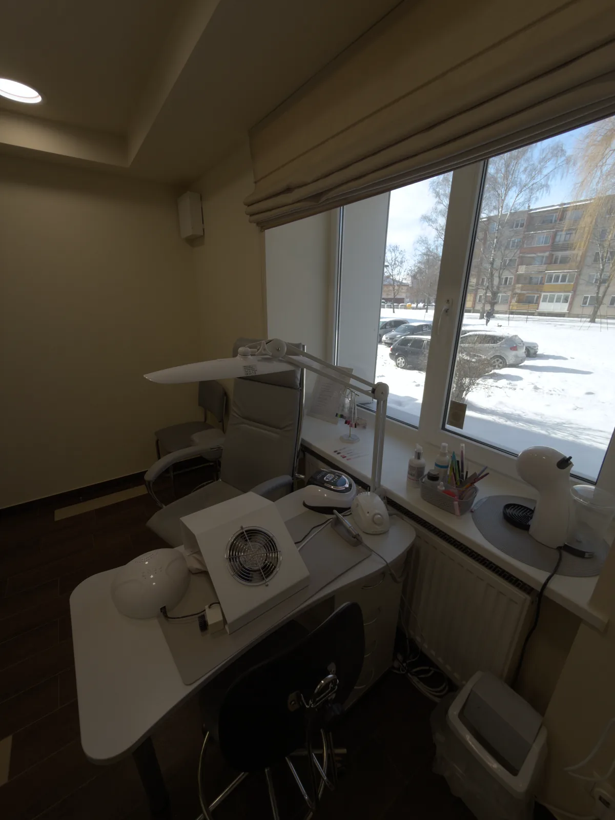 Pagrindinis 15 Elegansuus grožio salone esantis manikiūro kabinetas