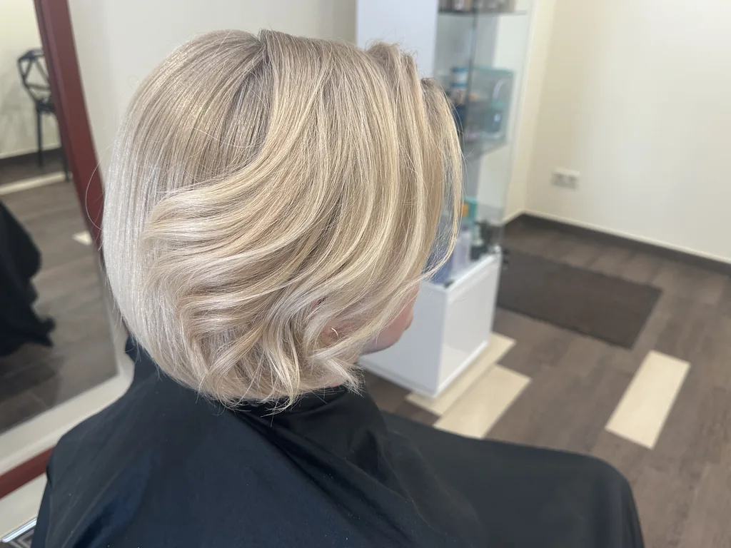 Proginės šukuosenos ir plaukų formavimas Vilkaviškyje