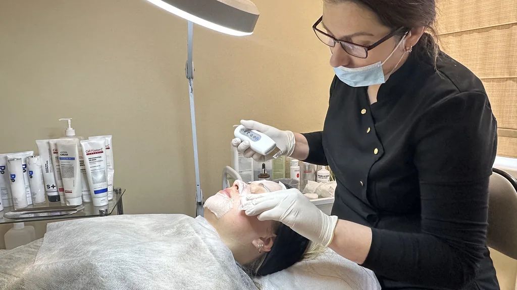 Pagrindinis 5 Veido valymo procedūra Elegansuus grožio salone Vilkaviškyje